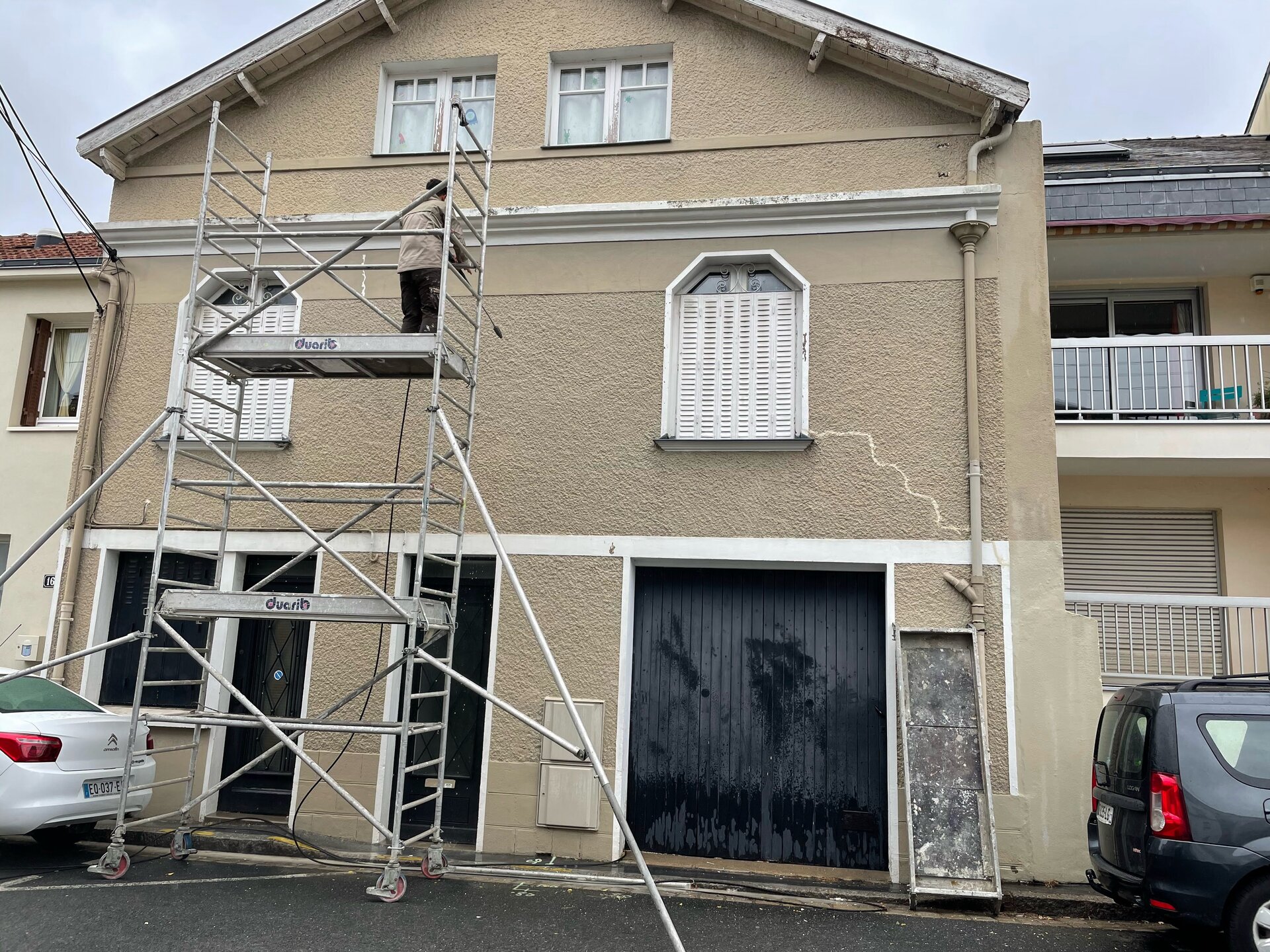 Ravalement façade en travaux - Chantier Loire-Atlantique
