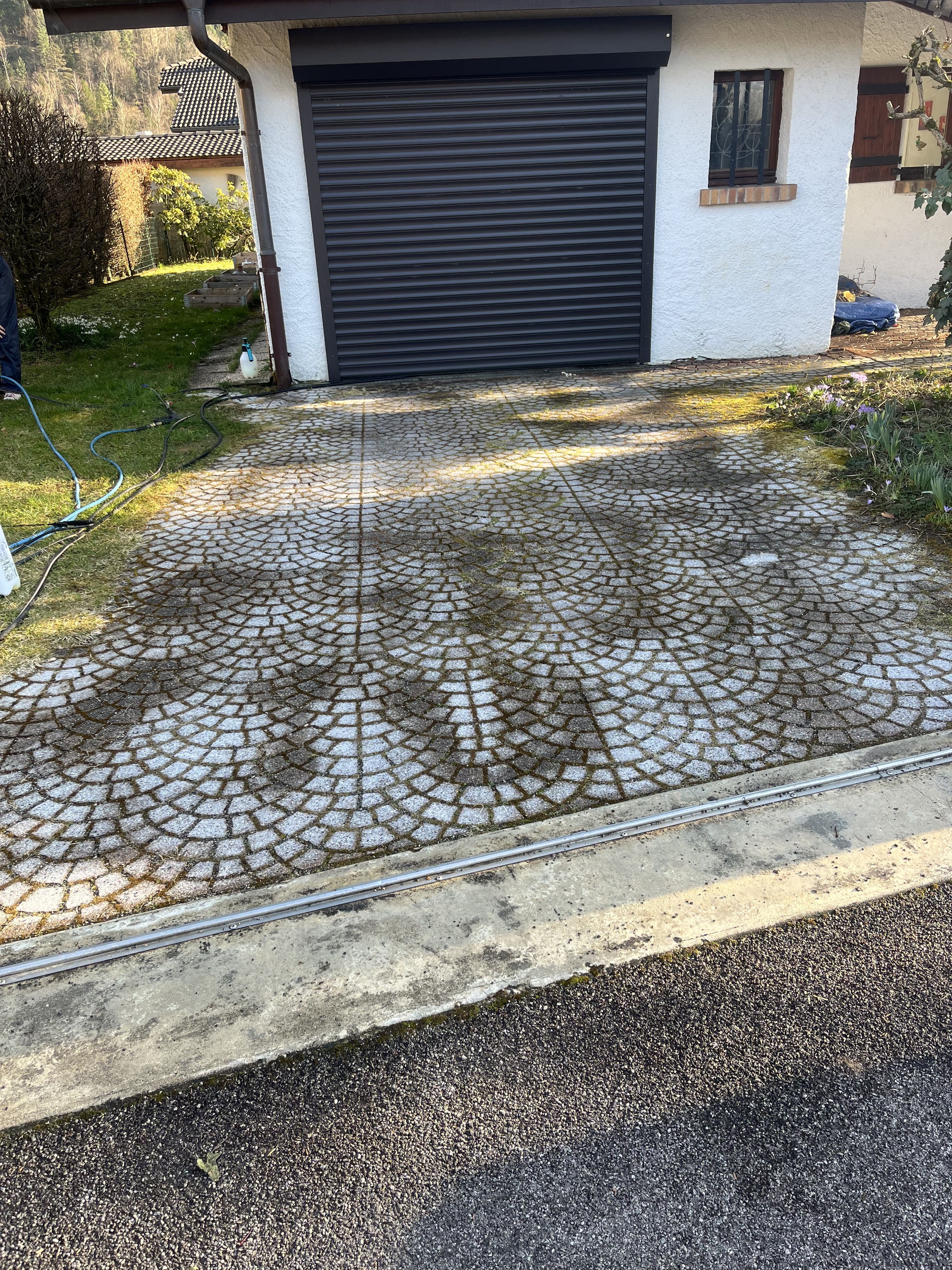 Nettoyage et démoussage de toiture