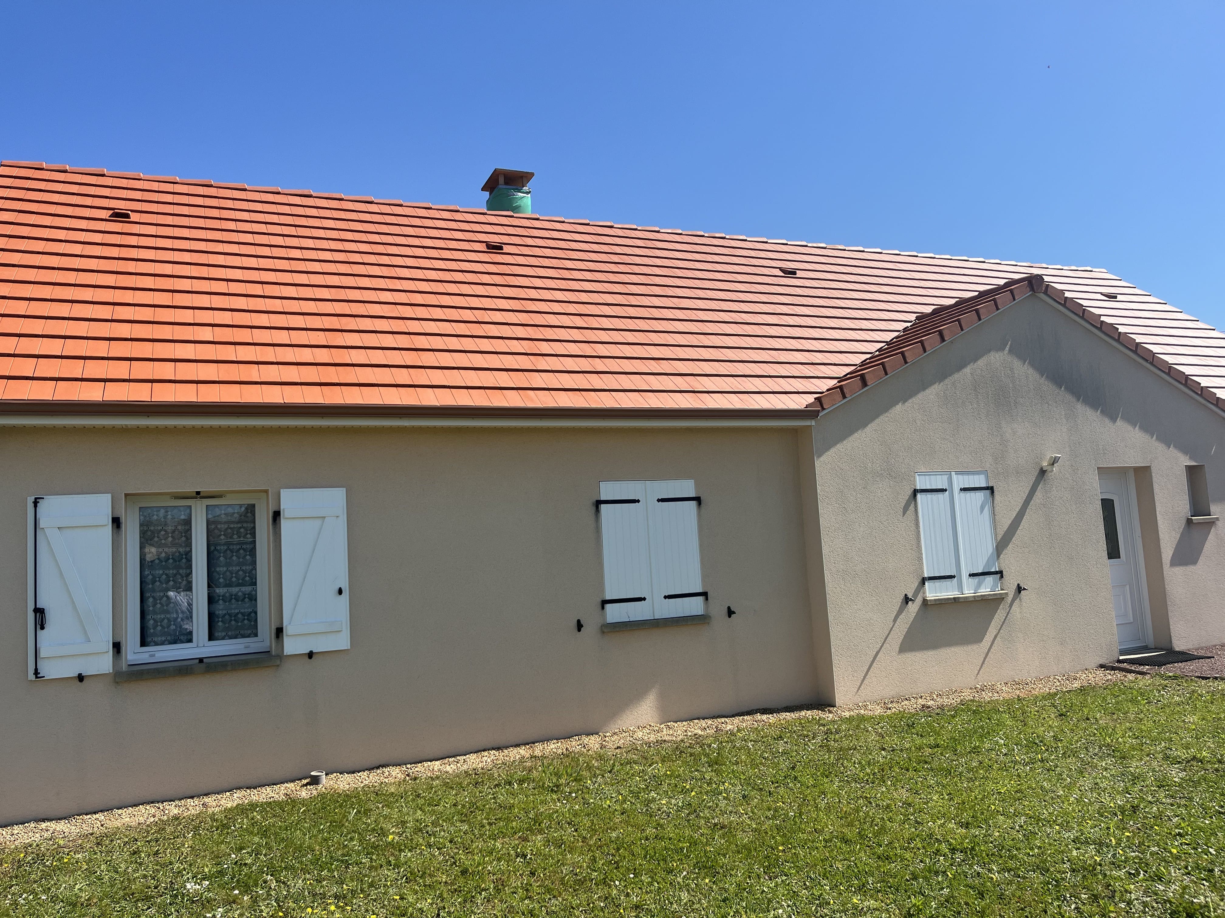 Toiture réparée - GROS BOIS RENOVATION