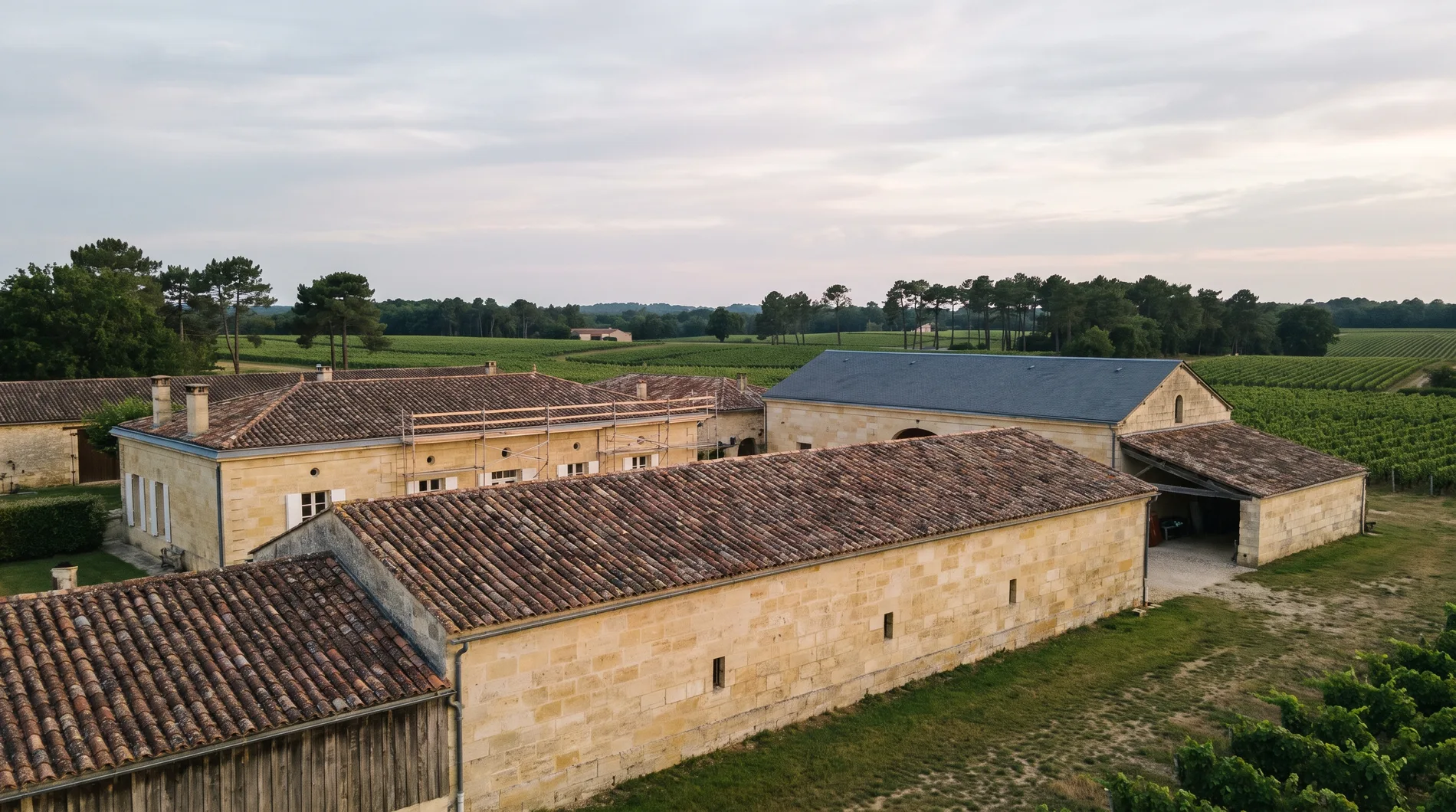Toiture en tuiles reprise par R.S Reinhard Entreprise dans les Graves