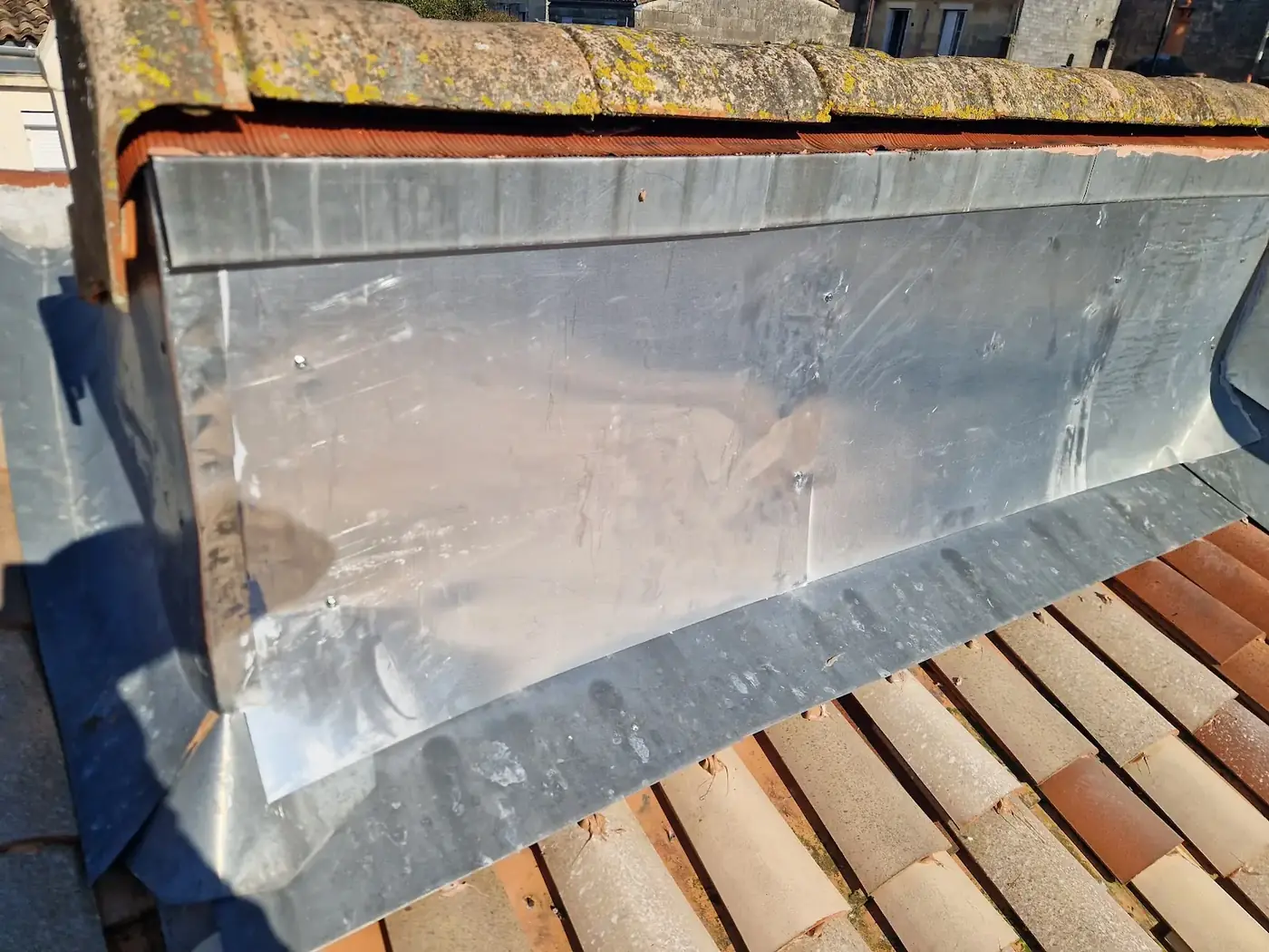 Abergement de mur en zinc