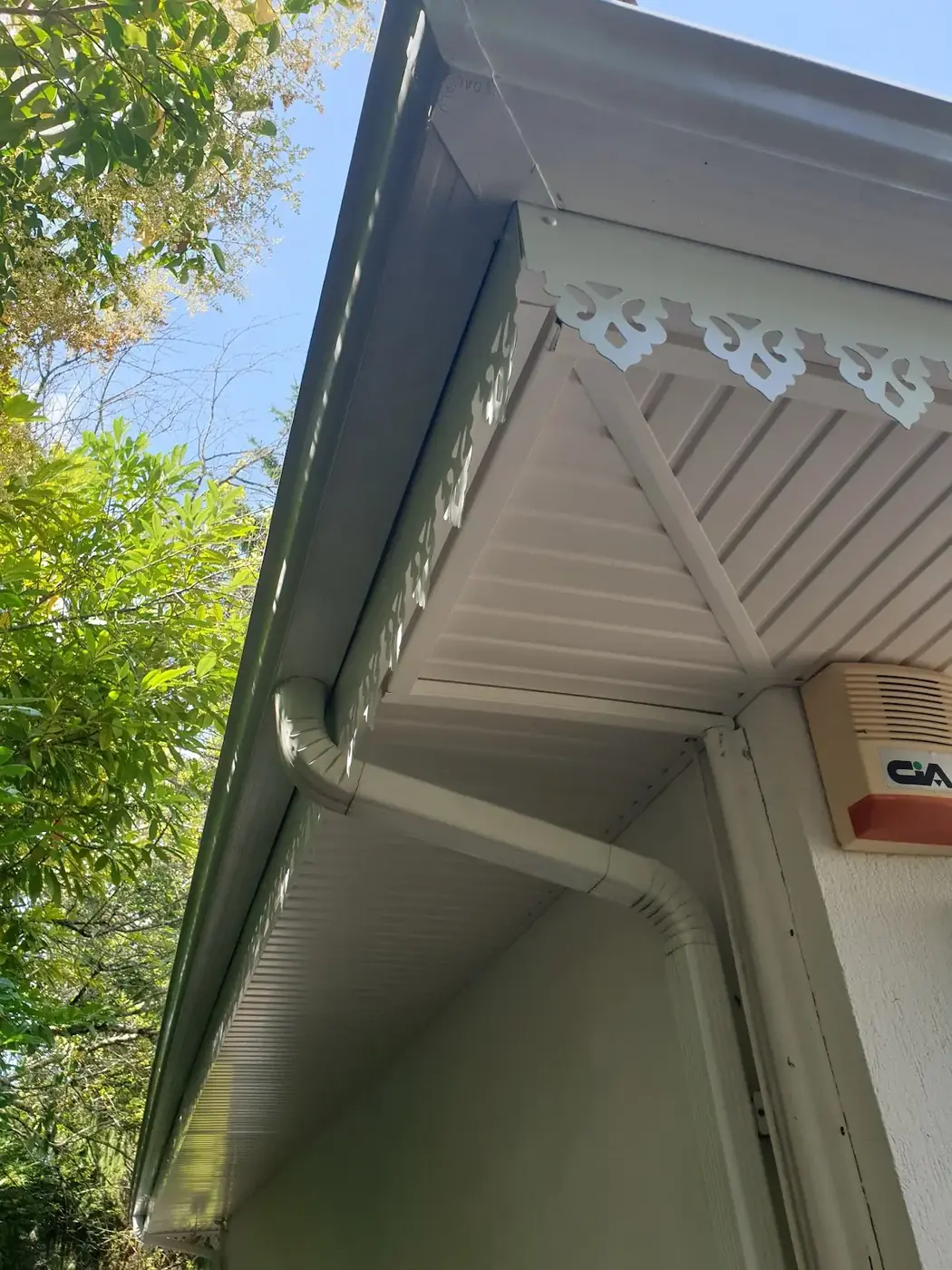 Finition de gouttière et sous-face
