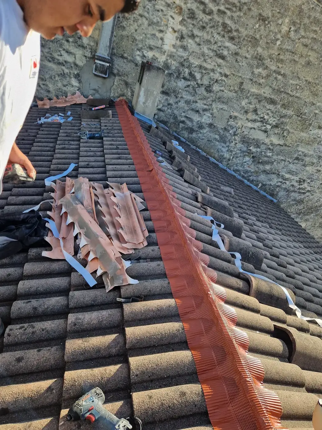 Remplacement complet du faîtage d'une toiture en tuiles