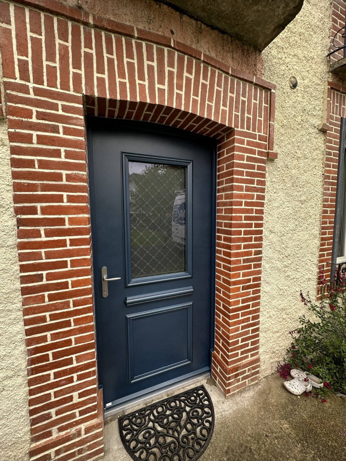 Réalisation VMV Habitat : porte d'entrée posée près de Pau (64)