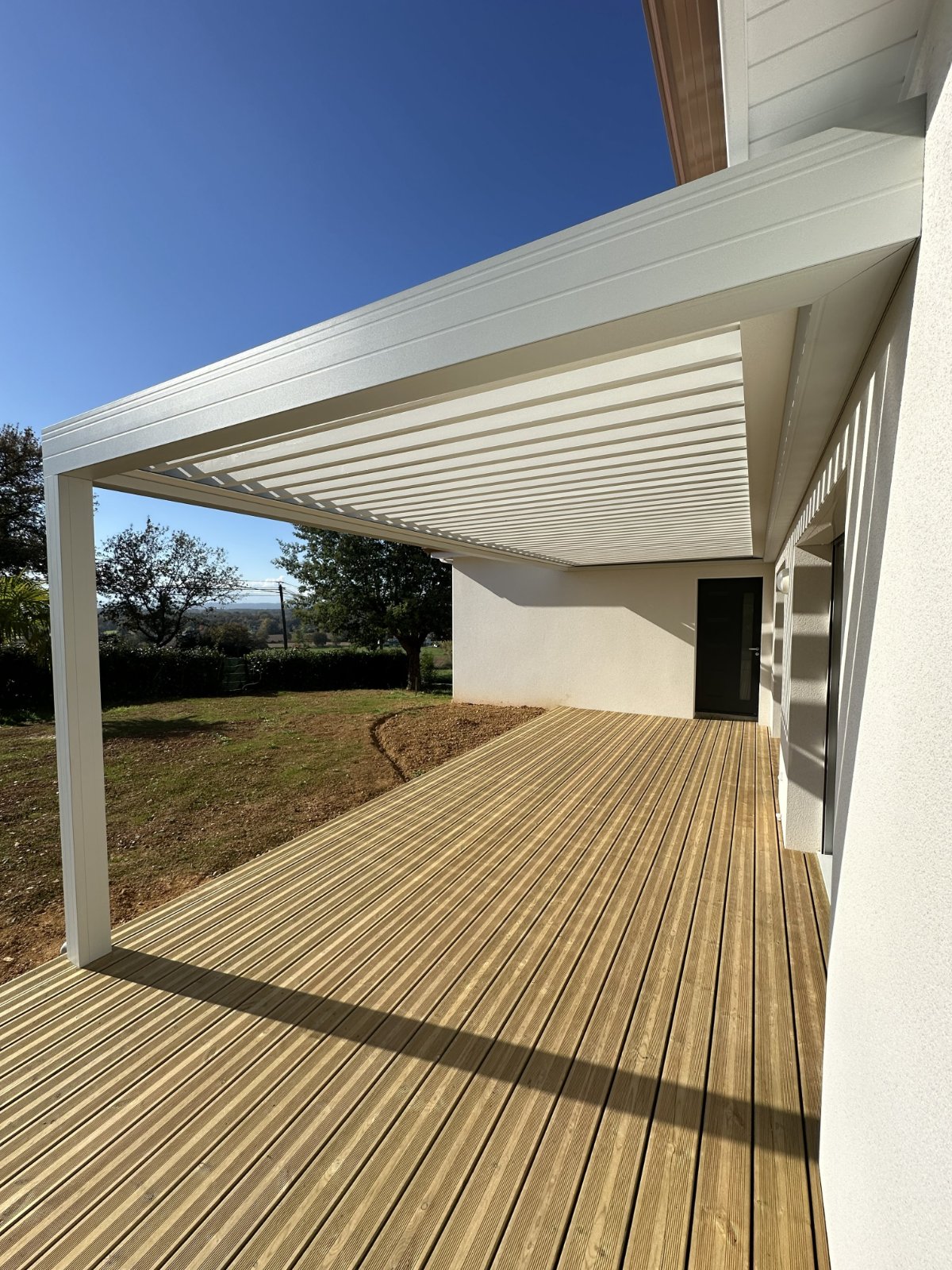 Réalisation VMV Habitat : pergola posée près de Pau (64)