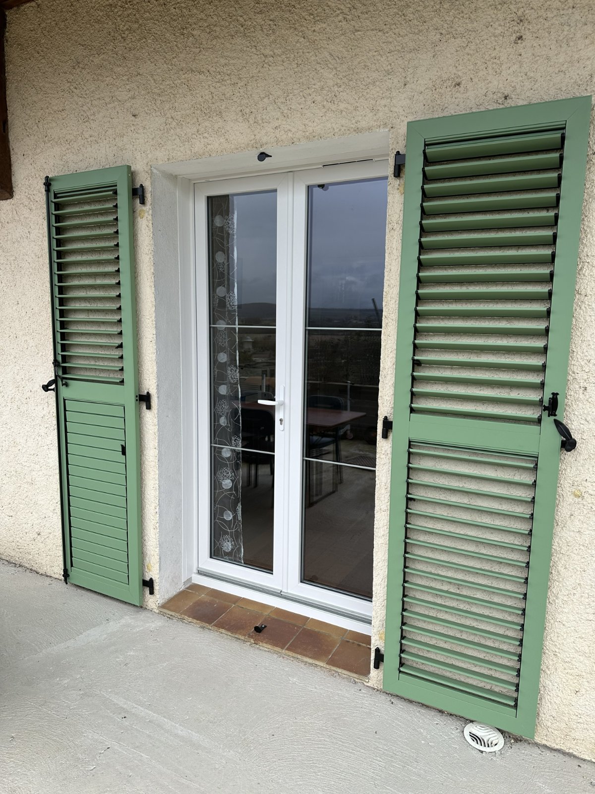 Réalisation VMV Habitat : fenêtre sur mesure posée près de Pau (64)